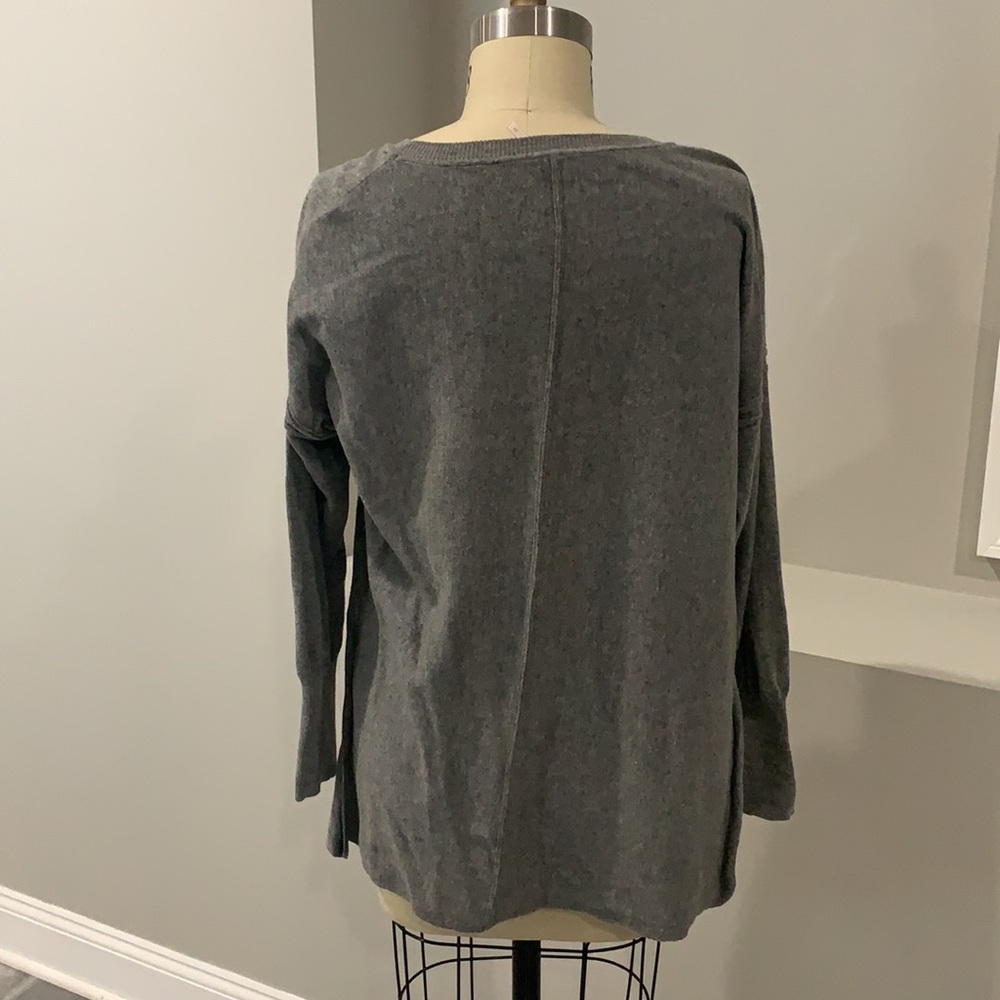 POOF SWEATER - Picture 5 of 7